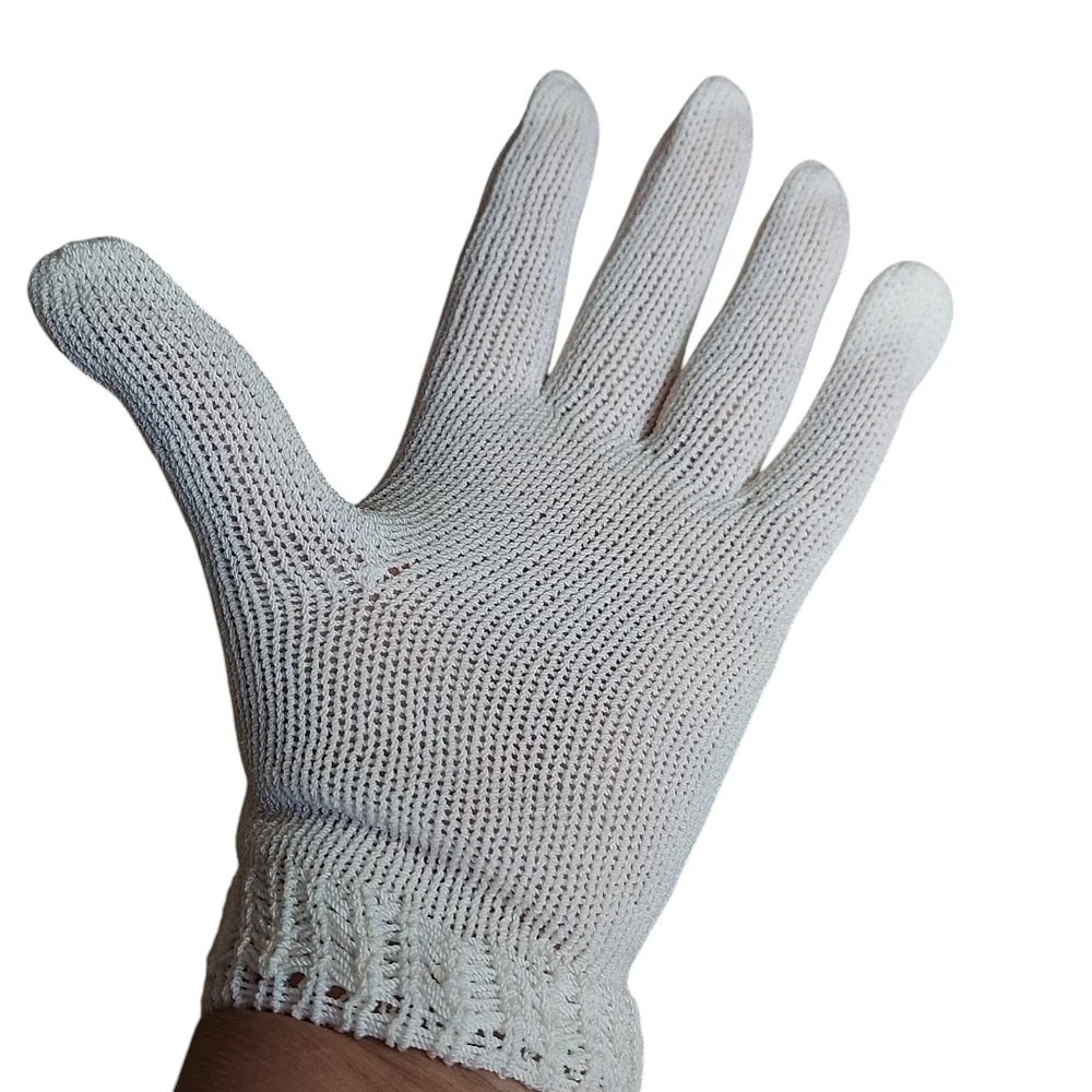 Vintage Cream Ivory Knit Stretch intricate knit pattern gloves